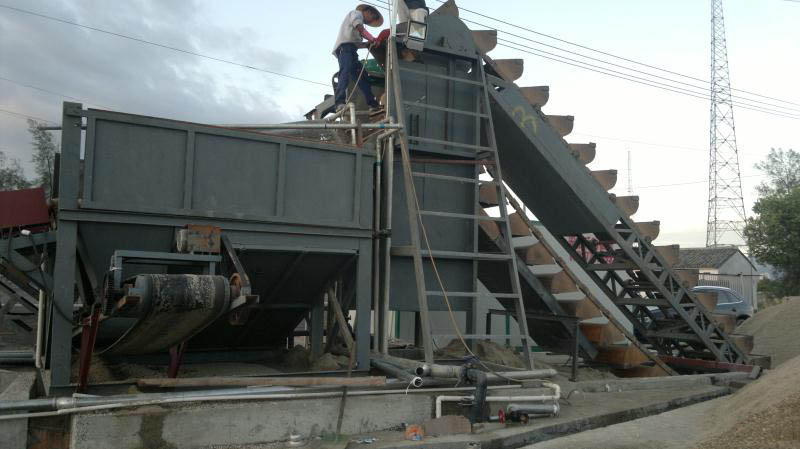 石英砂水洗生產(chǎn)線